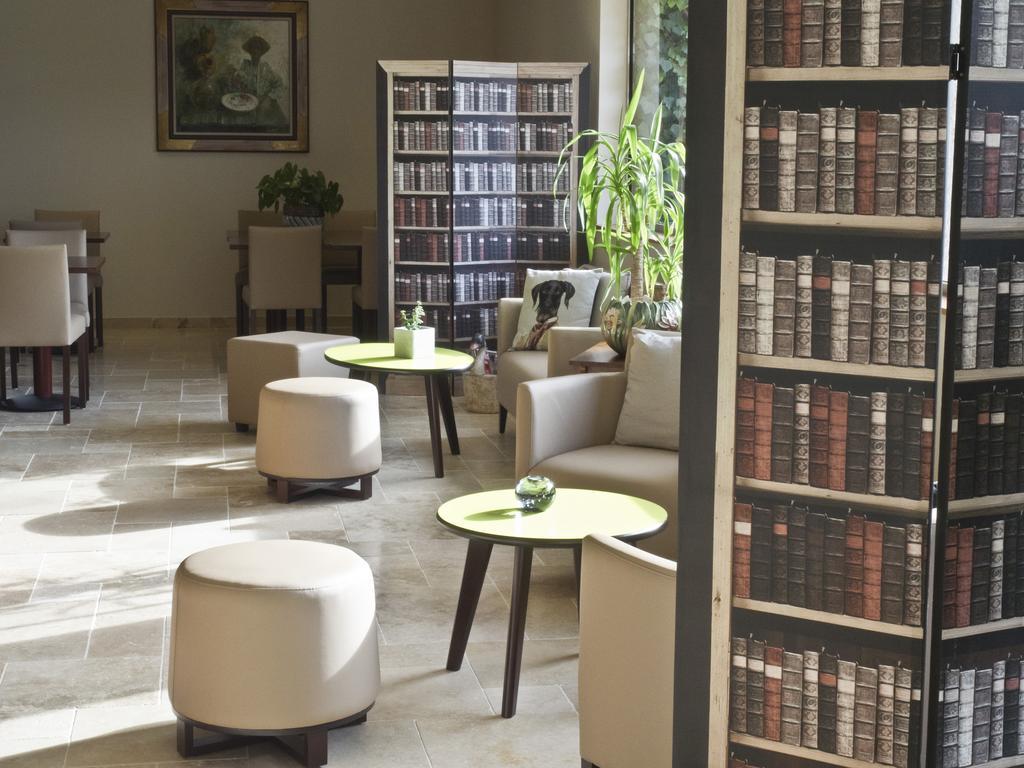 Hotel Les Oliviers Fayence Exterior photo