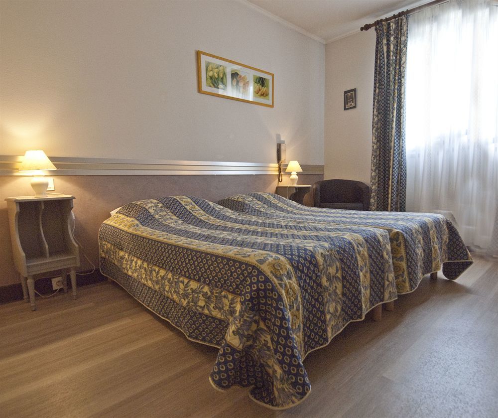 Hotel Les Oliviers Fayence Exterior photo