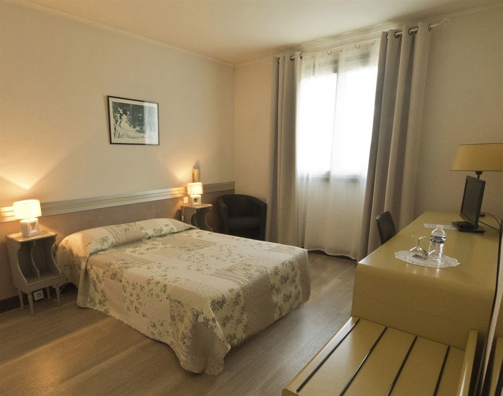 Hotel Les Oliviers Fayence Exterior photo
