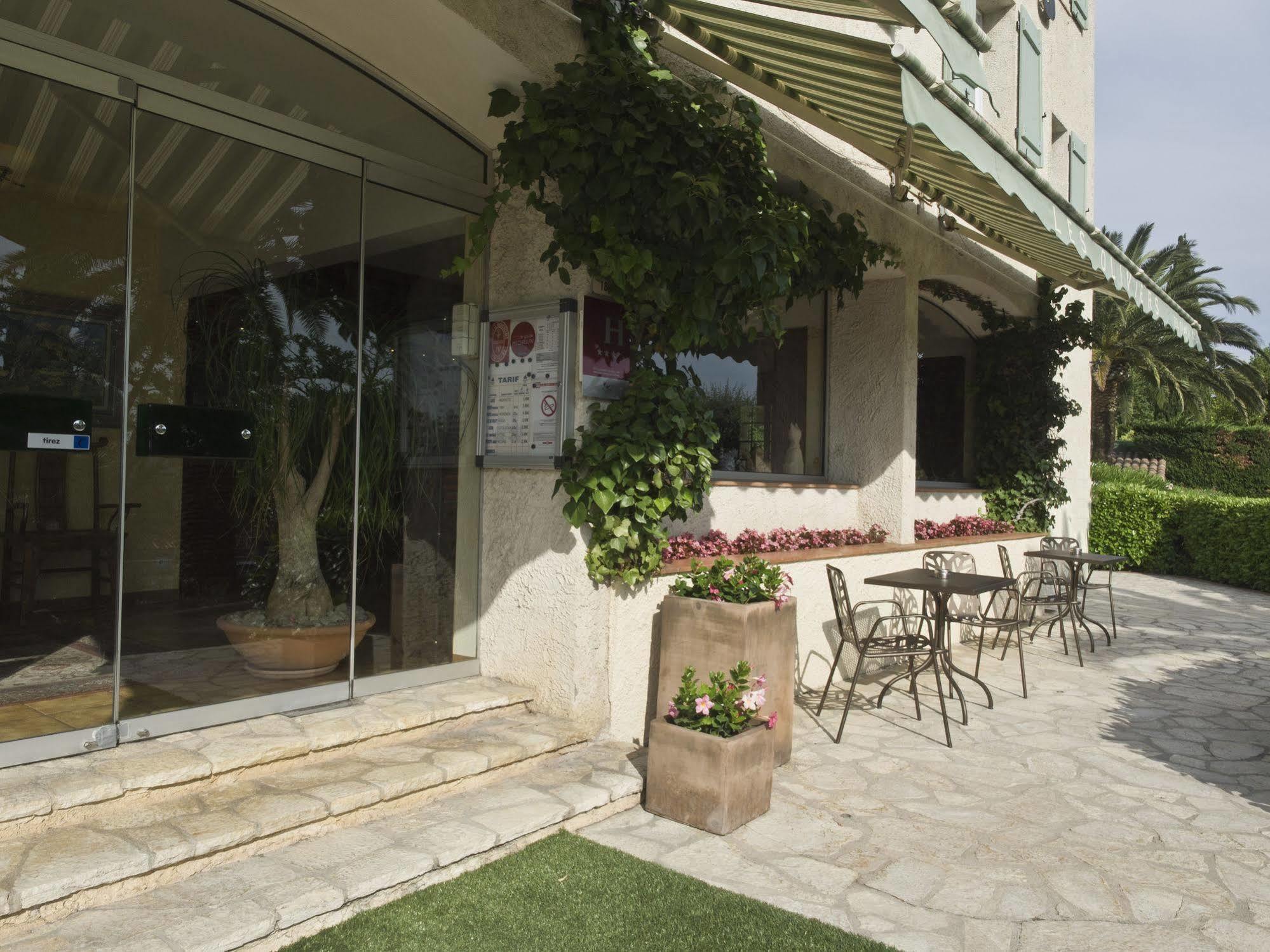 Hotel Les Oliviers Fayence Exterior photo