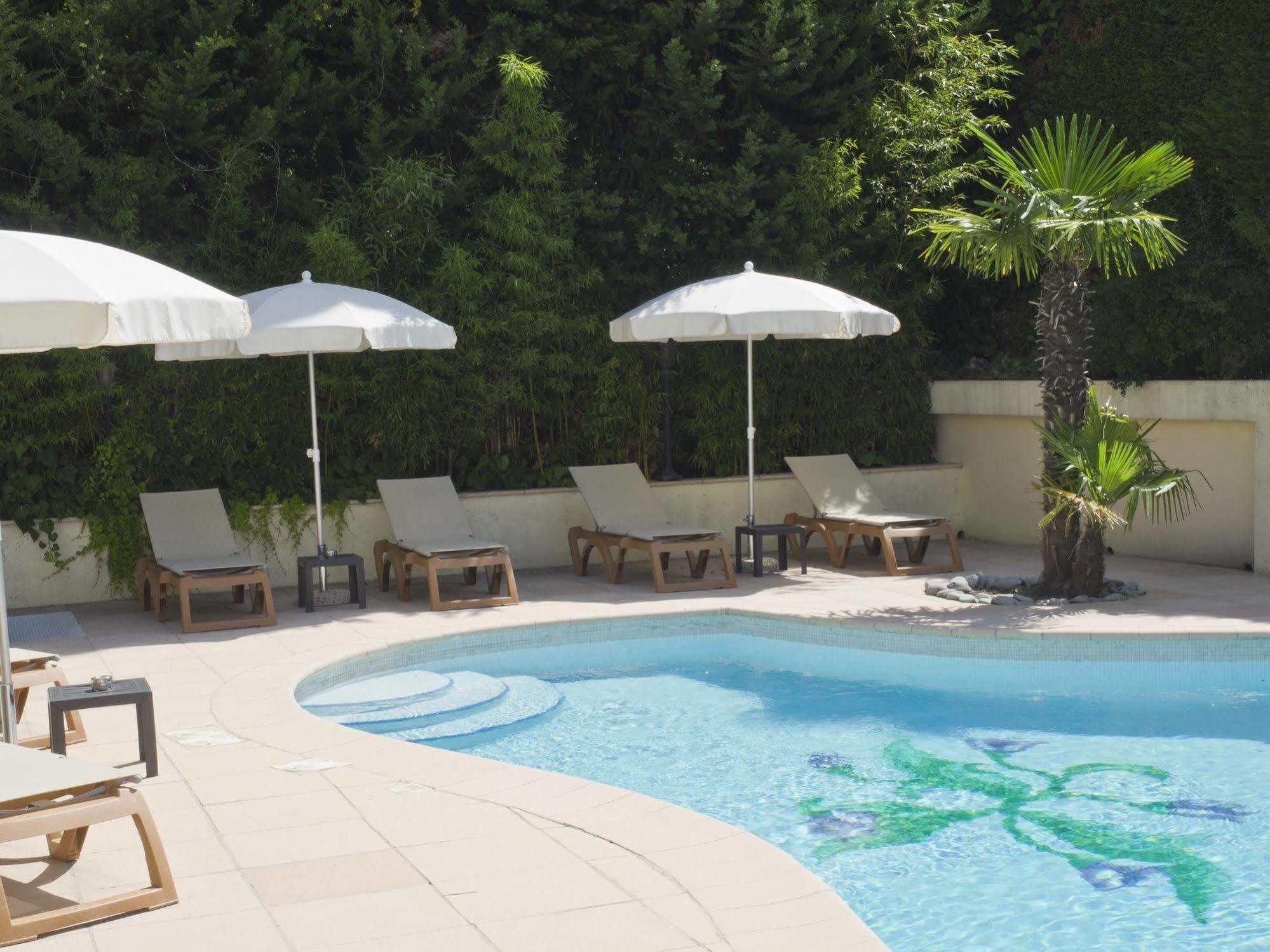 Hotel Les Oliviers Fayence Exterior photo