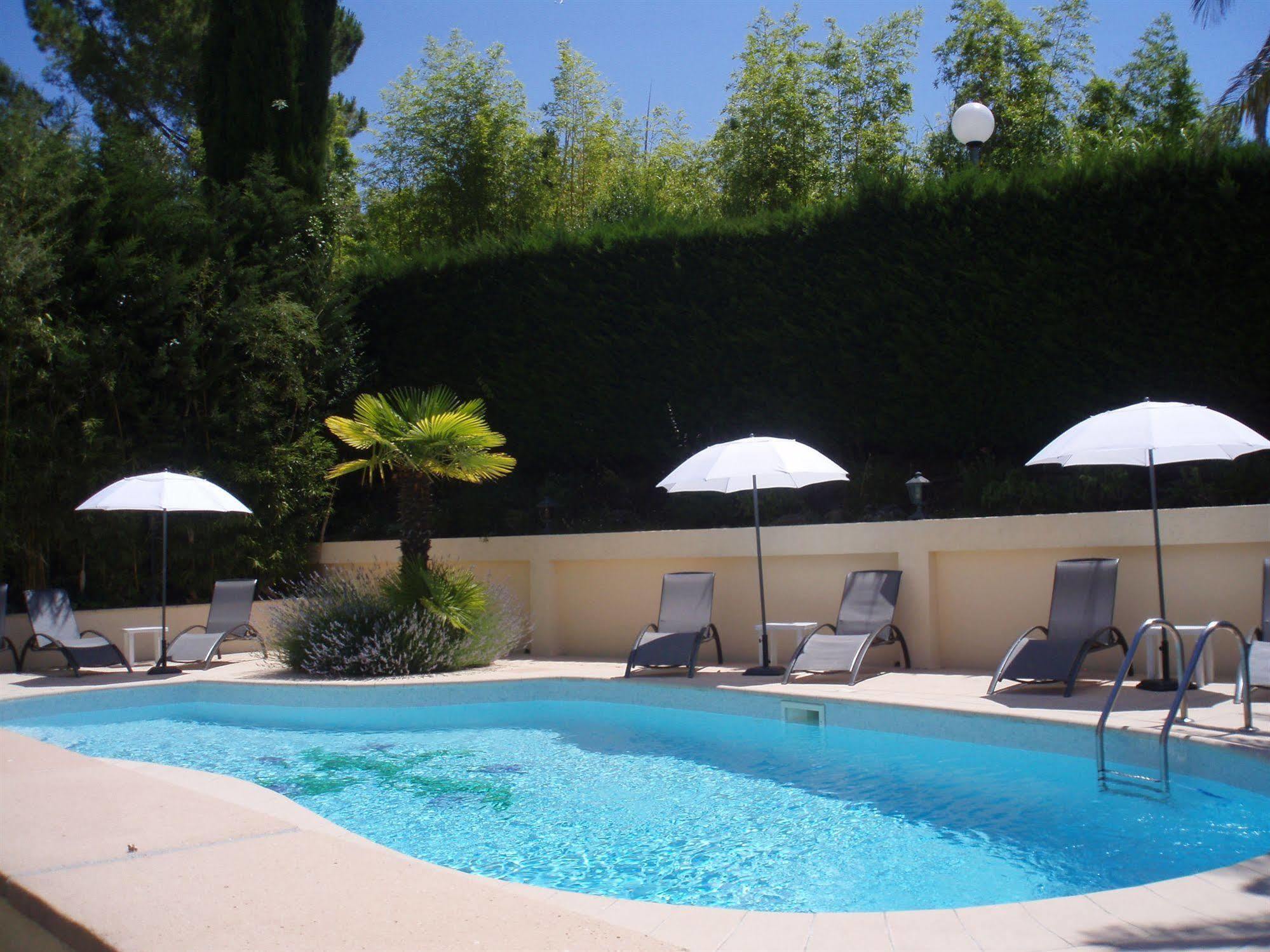 Hotel Les Oliviers Fayence Exterior photo